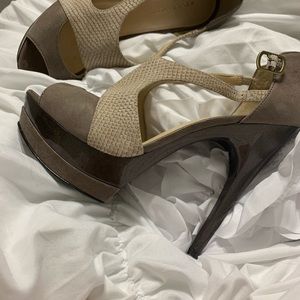 Pelle Moda stiletto shoe.